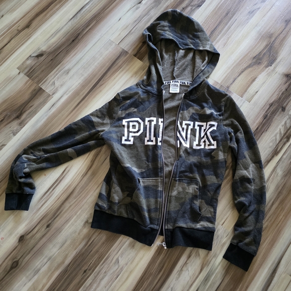 PINK Victoria's Secret Jackets & Blazers - PINK Victoria's Secret Olive Green Camo Zip Hoodie